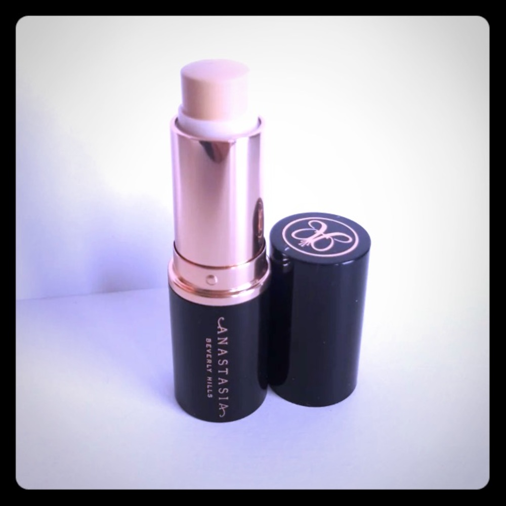 Anastasia Banana Contour Stick New!! 😍🤗